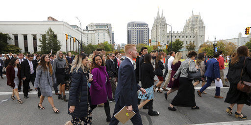 Mormons to spend less time at church on Sundays, leaders say